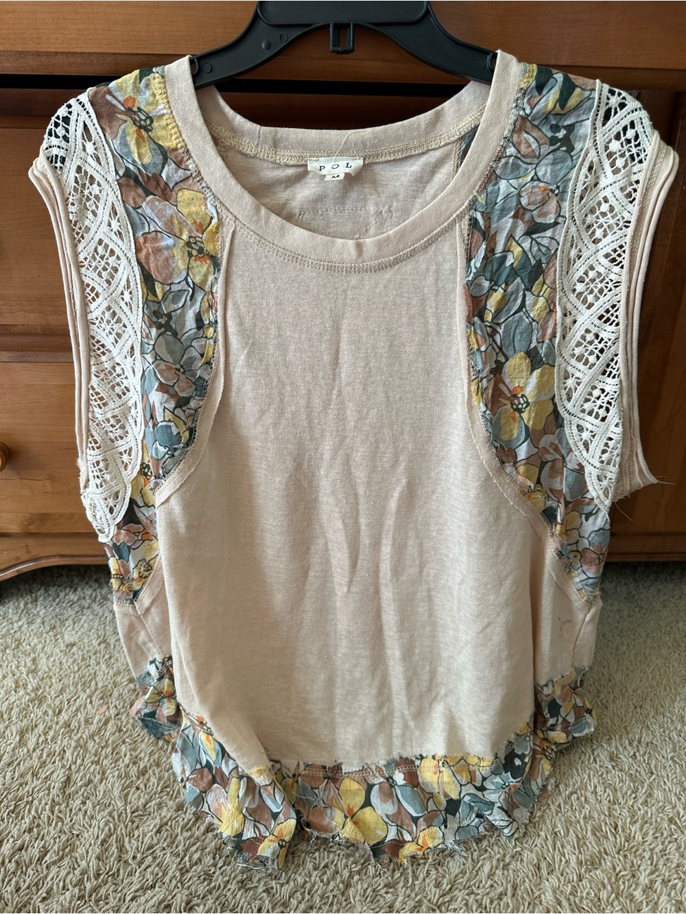 NWOT POL FLORAL ACCENT TOP